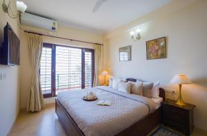 Alaya Stays Pine View Cottage - 3 BHK Himalayan Retreat with Scenic Views