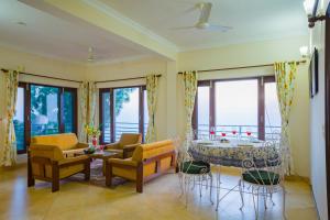 Alaya Stays Pine View Cottage - 3 BHK Himalayan Retreat with Scenic Views