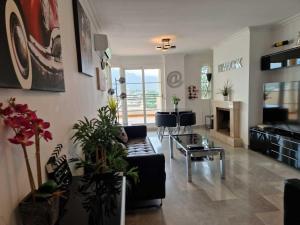 Aloha Serenity Suite by Lica Homes