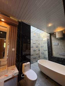 Phòng Deluxe Giường Đôi Có Bồn Tắm (Deluxe Double Room with Bath)