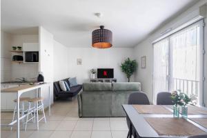 Cosy Prusse - Metro 7, La Villette, Paris, quiet