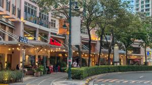 Forbeswood Parklane 1Br with Golf view