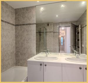 Appartements Le Manoir I T3 I Ferney-Voltaire : photos des chambres