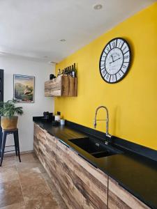 Villas Villa climatisee avec piscine et aire de jeux enfants : photos des chambres