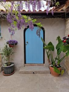 Kalimera A Lovely 1-bedroom rental with ensuite and Kitchen