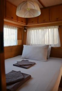 Camping Italia 90 Caravans