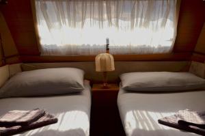 Camping Italia 90 Caravans