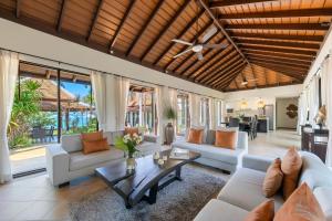 Bacaya Beachfront Villa- by Sublime Samui Villas