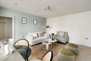 Opulent 2-bed Retreat with Garden