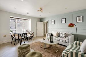 Opulent 2-bed Retreat with Garden