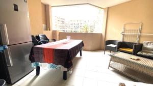 Bel appartement avec grande terrasse à 50m de la plage