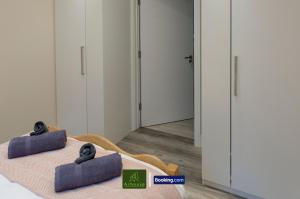 Three Bedroom Apartment By Arhouse Apartments Short Lets & Serviced Accommodation Willesden With Free Wi-Fi & Terrace