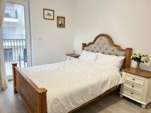 Danube 3 Beds with Big Balcony parking 10euro a day