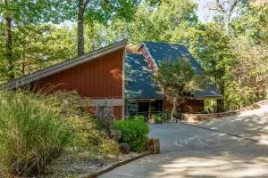 Lake-View Pelican Point Retreat in Afton! - Spavinaw