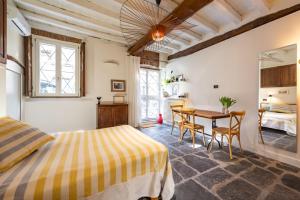 Navigli authentic charm in a historic Milan home