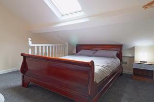 Moorfields city centre apartment sleeps 10