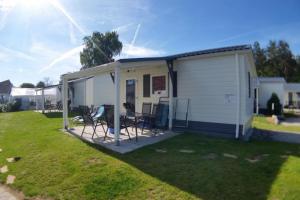 DÜSSELDORF - Haus am See mit Sandstrand nahe Rhein-Main und Spessart