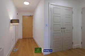 One Bedroom Apartment By Arhouse Apartments Short Lets & Serviced Accommodation Kingston With Free WiFi