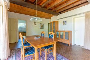 Bungalow sous les pins près du Lac