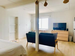 Peaceful Hideaway with Stunning View Beach Access