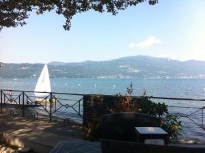 Cerro Lake view perfect for families, walk to the beach!