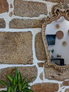 Porto-Stone Wall Apartment