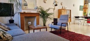 Courtyard house near center and beach