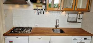 Courtyard house near center and beach