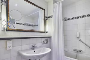 Single Room room in Theater Hotel