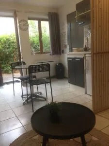 agréable RDC maison- PKG privé - proche de lyon - 利雪