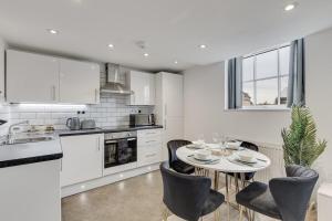 Stylish stay Ware town with parking