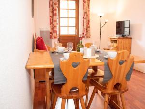 Charmant 2 Pièces pour 6 Personnes avec Piscine et Terrasse - Proche Saint-Lary-Soulan - FR-1-504-140