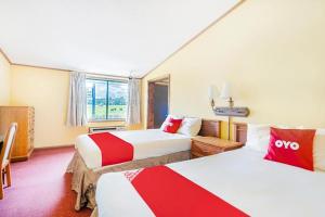 Two-Bedroom Apartment room in OYO Hotel Daleville AL Hwy 84