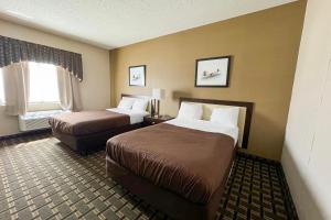 Deluxe 2 Double Beds Non-Smoking room in FairBridge Inn & Suites Batavia-Darien Amusement Park