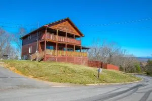 5BR Sleeps 20 Putt Putt Gameroom Hot Tub FREE Attraction Tickets - Walnut Grove