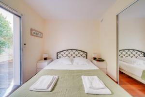 Appartement Jammes : 5 Personnes, Terrasse, Parking, Proche Plage"