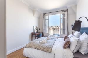 GuestReady - Designer Apartment - Eiffel Tower View!