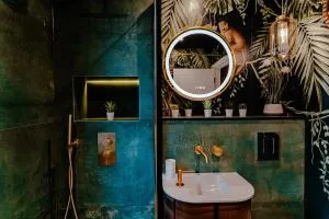 Chichester City Retreat - Stylish 4 Bed with LEGO Room, WFH Office and Free Parking - Westhampnett