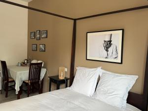 B&B / Chambres d'hotes Chambre Univers Bocuse - a 200 m de la Legende : photos des chambres