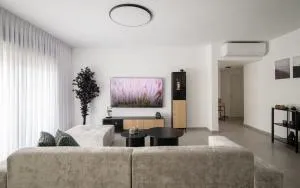 Stunning and new 3-BR apartment - Qiryat Binyamin