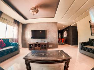 Luxury and Comfort-Chic Apartment