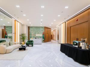 JVC 1BR with Skyline View - Near Circle Park & Marina