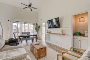 5 Min to Beach and Golf plus Pool