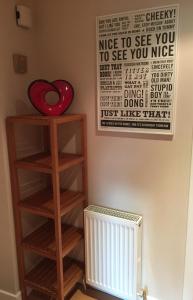 Bright & Stylish West End Apartment