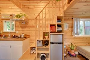 Modern Lynnwood Tiny House 16 Mi to Seattle!