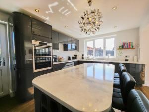 Mendip Avenue 3bed , Ideal for Contractors , Ample Parking