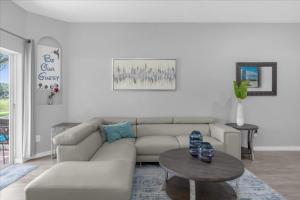 4 Bedrooms 3 Bathrooms Regal Palms 331 Ma