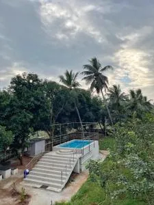 Grand 5 bedroom Private Pool Villa - Marakkānam