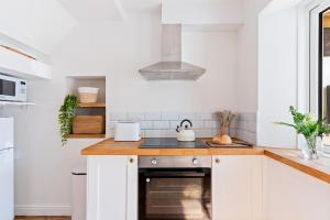 Stylish cottage, log burner - Tregavone Cottage