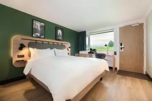 Campanile Bordeaux - Le Lac - 伊斯内斯